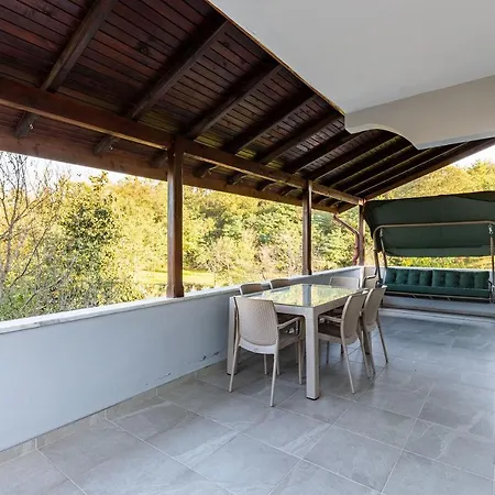 Pleasant Surrounded By Nature With Refreshing View In Sapanca Villa Sakarya (Marmara)